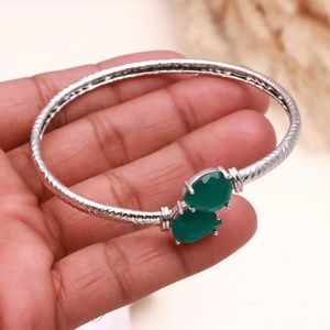 Pulsera de Perlas y Esmeraldas de Primera Calidad, Chapada en Plata 925, Ajustable, Elegante, para Mujer, Regalo para Ella - Product Image 3