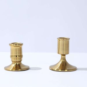 Chandelier en laiton forgé à la main, style antique, élégance décorative et patrimoniale - Product Image 3
