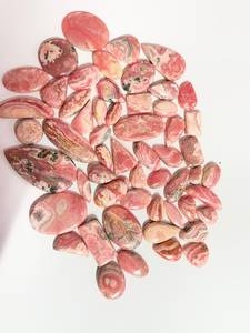 S.F. GEMS Cabochons en Rhodochrosite Naturelle - Destockage en Gros Tailles Mixtes 1000cts Rose - Product Image 2