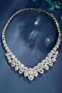 Ensemble de collier pendentif en argent S925 plaqué or avec diamant de laboratoire de luxe pour homme et femme, idéal pour les fêtes, les fiançailles, les anniversaires, bijoux fins - Product Image 4