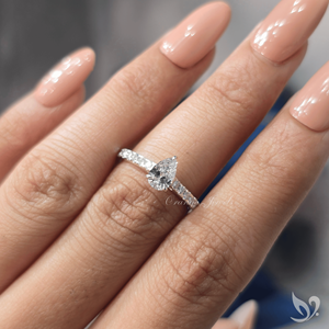 Bague de fiançailles délicate en or blanc 10K avec diamant de laboratoire en forme de poire de 0,50 carat, sertie pavé style Cathédrale, certifiée IGI - Product Image 4