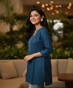 Prenda Étnica de Lujo con Bordado a Mano de Algodón Mágico, Aspecto Exquisito, Color Verde Azulado, Disponible en Stock, Precio al por Mayor, Ideal para Oficina - Product Image 2