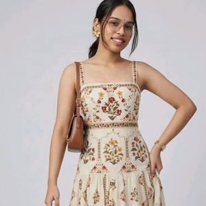 Impresionante vestido maxi étnico hecho a mano con estampados florales, tirantes y un elegante escote cuadrado, vestido largo maxi para mujer. - Product Image 1