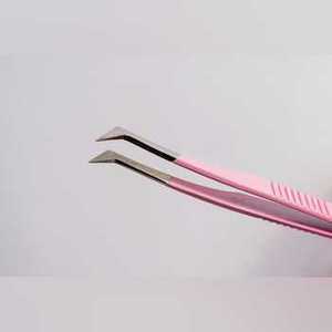 Pince à épiler professionnelle pour extensions de cils, à pointe en fibre de haute précision, en acier inoxydable, à 90 degrés, avec logo personnalisé, pour artiste en cils - Product Image 2