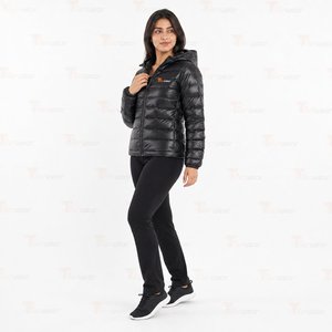 Chaqueta Acolchada con Capucha para Mujer Tiierwear, Cierre de Cremallera, Manga Larga, Cálida para Invierno, Negra, Relleno de Poliéster, Color Sólido - Product Image 3