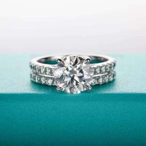 Ensemble de bagues de mariage en moissanite à quatre griffes 3,0 ct en argent sterling 925 pour femme, cadeau de bijoux de mariage - Product Image 2