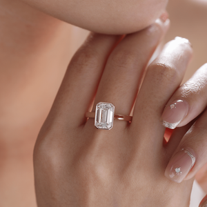 Anillo de compromiso minimalista con diamante de laboratorio de corte esmeralda de 3 ct y engaste de oro amarillo de 14K, certificado por IGI, anillo de boda. - Product Image 3