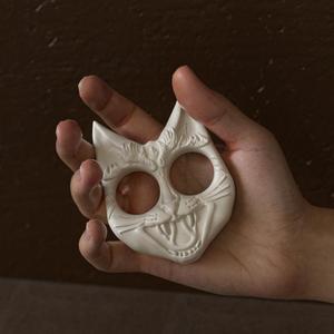 Moule en silicone pour chaîne de main de défense personnelle en forme de tête de chat diabolique ou de tête de tigre pour Halloween - Product Image 2