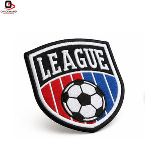 Badges personnalisés pour événements sportifs avec logo, épingle de sûreté, broderie de précision, tissu haut de gamme, coutures durables, reconnaissance des équipes athlétiques - Product Image 2