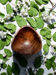 Bol à salade artisanal en bois d'acacia/mangue, design multiple, écologique, vaisselle minimaliste pour la décoration de cuisine contemporaine - Product Image 4