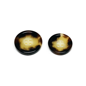 Botones de Cuerno de Búfalo Hechos a Mano, Ecológicos, de Fabricación India, Marca Kiswah Craft KC-HB-300, en Colores Negro Natural y Dorado, Modernos - Product Image 3