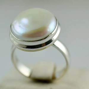 Bague en argent sterling fait main avec perle naturelle ronde sertie clos, bijou bohème, cadeau pierre de naissance de juin - Product Image 3