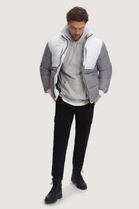 Nouvelle conception – Doudoune parka courte coupe-vent ultime pour homme avec poignets côtelés, fermeture éclair et poches fendues – Vestes pour hommes - Product Image 3