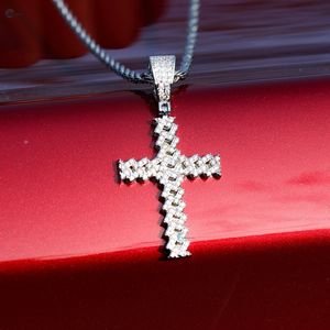 Collier pendentif croix serti de diamants de laboratoire, plaqué or massif, style hip-hop, unisexe, style célébrité - Product Image 2