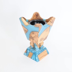 Brûleur d'encens et porte-encens artistique en bois d'acacia Oud Noble et résine pour un style d'intérieur arabe sophistiqué - Product Image 1