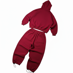 Conjunto Premium de Sudadera con Capucha y Cremallera Oversize Color Granate y Pantalones Jogger - Ropa Urbana de Lujo - Product Image 2