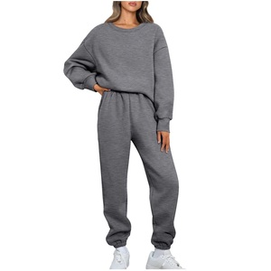 Vente en gros, ensemble 2 pièces de jogging et de fitness pour femmes, vêtements d'entraînement athlétiques décontractés à motif imprimé pour femmes - Product Image 4