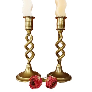 เชิงเทียนโลหะทองเหลืองสำหรับตกแต่งโต๊ะแท่นวางเทียนขัดเงาสวยงาม - Product Image 1