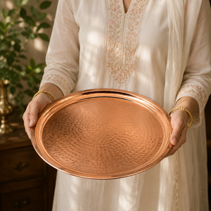 Plateau de service en cuivre martelé, rond, 14 pouces |   Thali en cuivre pur pour la salle à manger, la cuisine et la décoration de la maison, finition artisanale - Product Image 2
