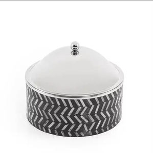 Casserole en bois faite à la main avec couvercle élégant en métal doré, parfaite pour garder les aliments au chaud lors des mariages et des buffets d'hôtel - Product Image 6