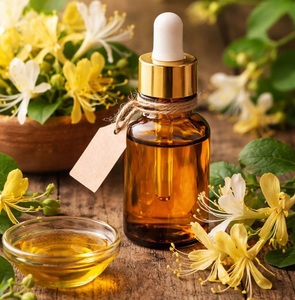 Aceite Esencial de Madreselva Puro y Natural OEM para Aromaterapia, Cuidado de la Piel, Masajes y Fabricación de Perfumes, Suministro al por Mayor - Product Image 2