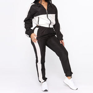 High Quality Custom Logo Design <b>Black</b> Hooded Padded Women Puffer Jacket <b>Windbreaker</b> Winter Warm Outdoor Bubble Jacket For Women - Product Image 2