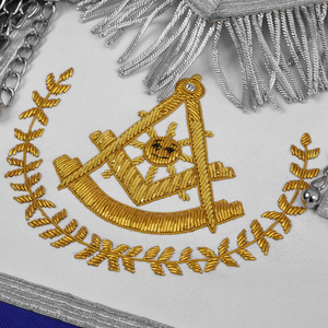 Tablier de Franc-Maçon bleu Past Master - Velours bleu avec broderie argentée à la main, fournisseurs de insignes de qualité supérieure avec des artisans exceptionnels - Product Image 5