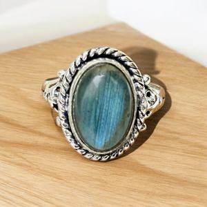 Bohemian Style Vintage 925 Sterling Silver Oval Cut Blue <b>Labradorite</b> <b>Ring</b> Bezel Setting Unisex Everyday Wear Gemstone <b>Ring</b> - Product Image 2