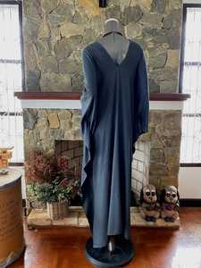 Robe kaftan en rayonne teinte à la main gris foncé, grande taille, coupe ample, tenue de plage - Product Image 2