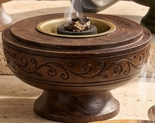 Quemador de Incienso de Sándalo y Oud Hecho a Mano con Tapa Tallada en Forma de Palmera, Soporte Natural para Aromaterapia, Tamaño y Forma Personalizables - Product Image 4
