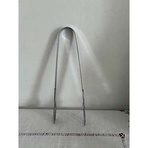 ที่หนีบโรตีโลหะเหล็กชุบสีเงินเหมาะสำหรับใช้ในห้องครัวเครื่องใช้ในการทำอาหารที่บ้านรับประทานอาหารและใช้ในการเสิร์ฟอาหาร - Product Image 2