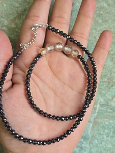 Diamant Moissanite noir de 3,50 mm et 5 perles jaunes facettées, fabrication artisanale pour bijoux - Product Image 3