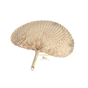 Éventail en feuilles de palmier VietChoice, texture naturelle, fabrication artisanale, pour l'extérieur et la maison, écologique et durable - Product Image 1