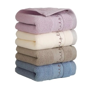 Serviette de toilette en coton de luxe, séchage rapide, douce et absorbante, pour hôtel, spa, salle de sport, salle de bain, vente en gros, OEM, logo personnalisé, couleur unie, coton - Product Image 1