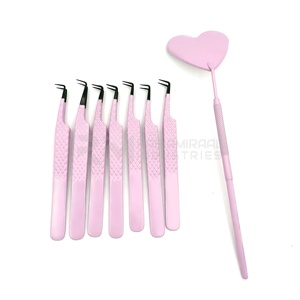 Pince à épiler pour extensions de cils RMI Black Plasma Tip, revêtement poudré rose, pointe en fibre, acier inoxydable / poignée diamantée - Product Image 3
