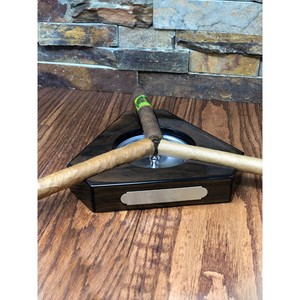 Cenicero de Escritorio Moderno de Madera con Inserto Metálico y Soporte para Cigarros para Uso Doméstico - Product Image 5