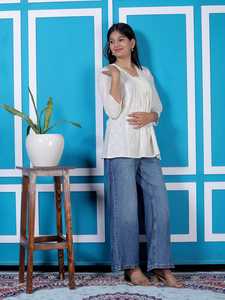 Blusa Blanca Premium para Mujer, Bordada con Flores, Estilo Casual Étnico, Cuello en V, Mangas Tres Cuartos, 100% Algodón, Holgada - Product Image 2