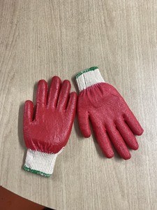ถุงมือถักเคลือบยางลาเท็กซ์สีแดง ป้องกันการบาด ทนทาน ใช้ได้ทั้งสองมือ แบบสวม ป้องกันสำหรับทำความสะอาดบ้าน - Product Image 3