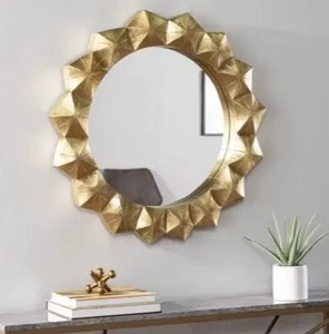 Le miroir en aluminium rehausse l'esthétique des espaces professionnels et personnels, les miroirs en métal alliant simplicité et robustesse. - Product Image 1