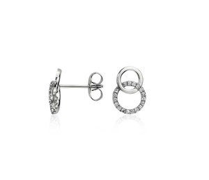 Boucles d'oreilles circulaires en or 18 carats avec diamants de laboratoire pour tenue de mariée - Product Image 1