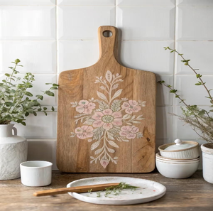 Juego de tablas de cortar artesanales de madera con silueta de ballena, disponible a precios de mayorista para un estilo rústico costero y para regalos. - Product Image 3