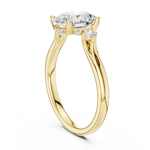 Bague de fiançailles en or jaune avec diamant taille ovale, bague de mariage solitaire à trois pierres avec diamants latéraux pour femme - Product Image 4