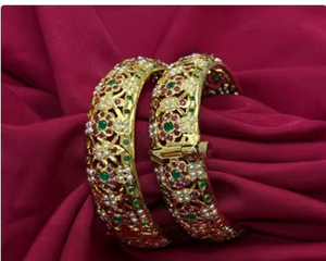 กำไลข้อมือแบบเปิดได้ ดีไซน์คลาสสิก สวยหรู ประดับด้วยลายดอกไม้ ชุบทองเหลือง ระยิบระยับ สวยงาม สำหรับผู้หญิงและเด็กผู้หญิง เหมาะสำหรับงานแต่งงาน - Product Image 2