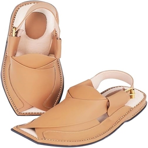 Chappal de cuero charol negro hecho a mano con doble suela, correa con hebilla de cuero genuino, plantilla cómoda y exterior de goma. - Product Image 4