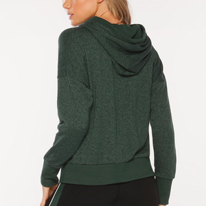 Sweat-shirt à capuche personnalisé avec logo vert foncé mélangé pour femmes, en molleton doux, à capuche croisée, pour l'entraînement, fabriqué par Twin City - Product Image 2