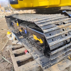 Mini-excavatrice Komatsu PC56 d'occasion, 5,5 tonnes, petite pelle hydraulique sur chenilles avec godet pour travaux de jardinage, d'agriculture et de construction - Product Image 3