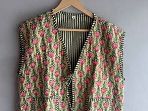 Chaleco Acolchado Floral para Mujer, Cuello en V, Frente Abierto, Bolsillos con Parches, Forro de Algodón Estampado, Estilo Primavera, REGALO PARA ELLA - Product Image 4