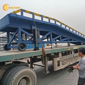 Rampa Hidráulica Portátil de 11000 mm de Longitud para el Manejo de Contenedores Estándar de 40 Pies - Product Image 2