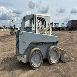 Chargeuse compacte sur pneus 318D, équipement de construction robuste et compact - Product Image 1