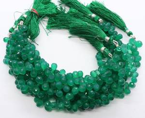 Perles d'onyx vert naturel facettées en forme de goutte 5x7-6x8 MM, perles de pierres précieuses d'onyx, perles d'onyx vert facettées en forme de larme de 8 pouces pour la fabrication de bijoux - Product Image 1